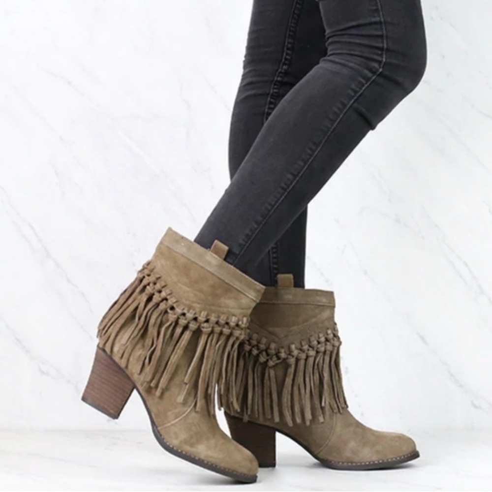 Sbicca Fringe Suede Ankle Booties - Tan Sz 8 Like New